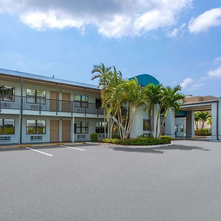 Baymont By Wyndham Punta Gorda/Port Charlotte Hotel Kültér fotó