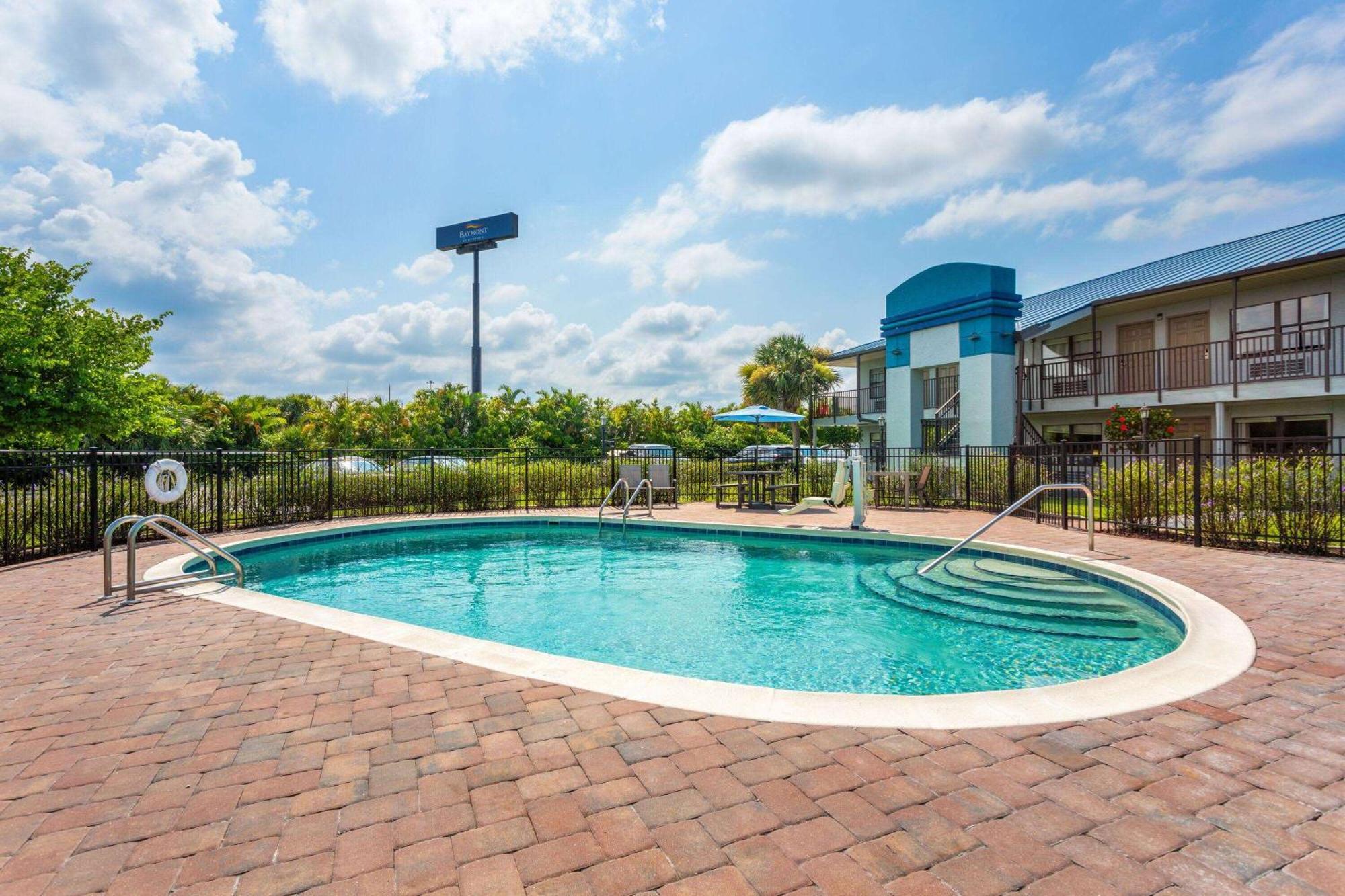Baymont By Wyndham Punta Gorda/Port Charlotte Hotel Kültér fotó
